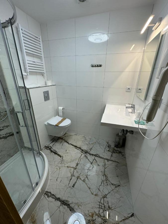 Hotel Kresowianka โคนิน ภายนอก รูปภาพ