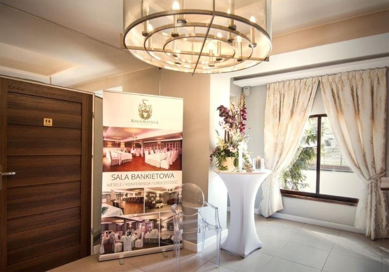 Hotel Kresowianka โคนิน ภายนอก รูปภาพ