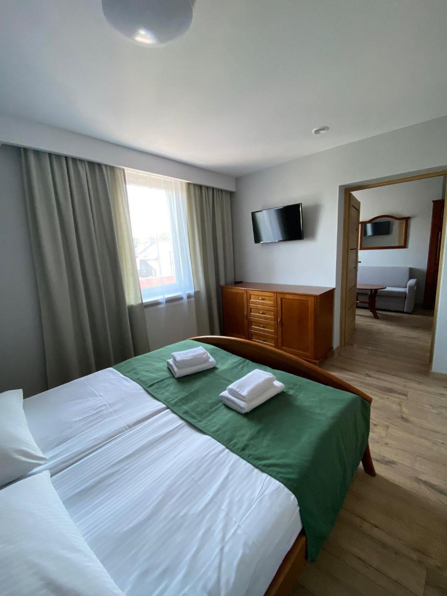 Hotel Kresowianka โคนิน ภายนอก รูปภาพ